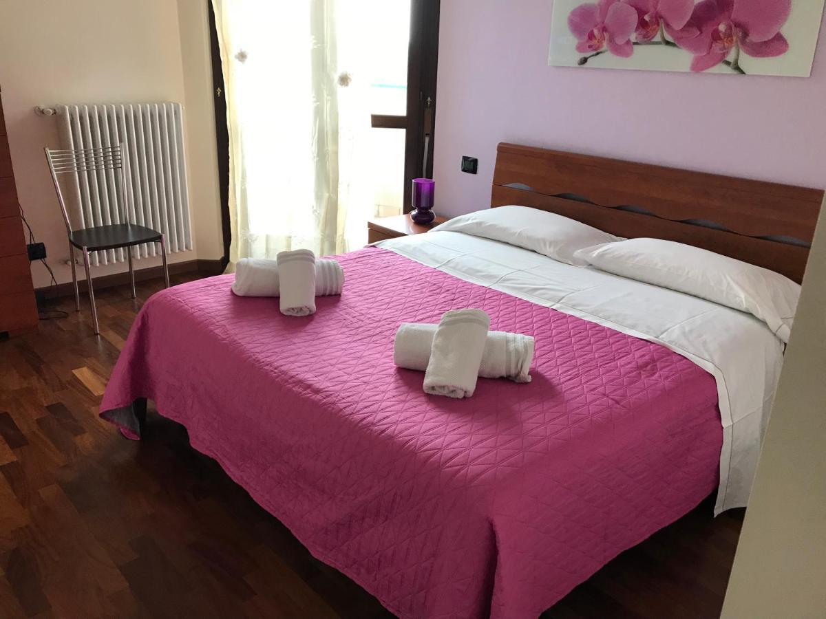 尼娜住宿加早餐旅馆 贝尔加莫 外观 照片